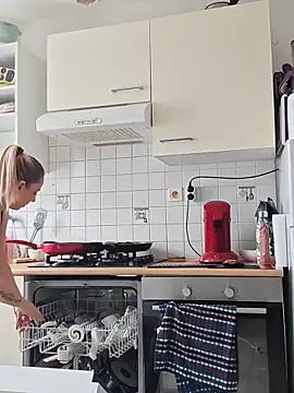 Snapshot of SweetyNinaOff1 chatting on February 23, 12:57 pm SweetyNinaOff1 online show from February 23, 12:57 pm