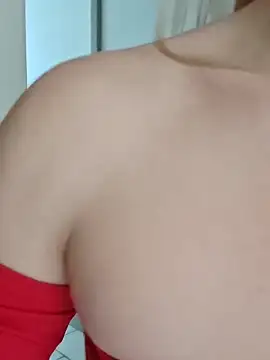 Snapshot of SweetyNinaOff1 chatting on March 7, 8:44 am SweetyNinaOff1 online show from March 7, 8:44 am