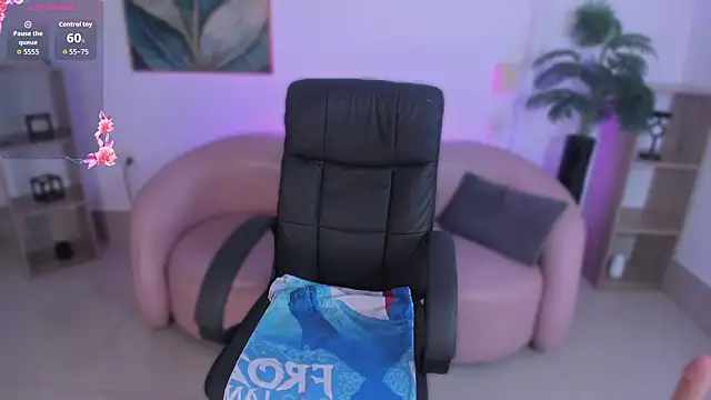 Ayha khalaf online show from February 22, 2:02 am