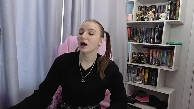 LillyFan-X online show from September 15, 4:23 am