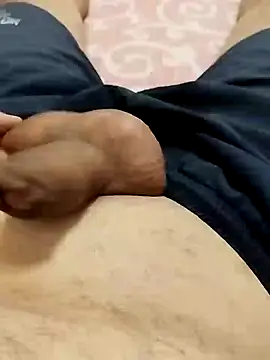 Snapshot of ALEX19833 chatting on January 21, 5:51 pm ALEX19833 online show from January 21, 5:51 pm