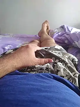 Snapshot of ALEX19833 chatting on October 5, 12:47 pm ALEX19833 online show from October 5, 12:47 pm