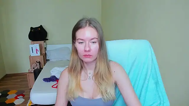 Snapshot of EmilyPaw chatting on March 21, 10:39 am EmilyPaw online show from March 21, 10:39 am