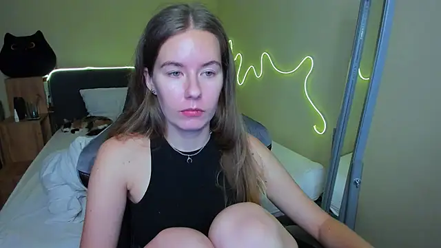 Snapshot of EmilyPaw chatting on November 22, 7:13 pm EmilyPaw online show from November 22, 7:13 pm