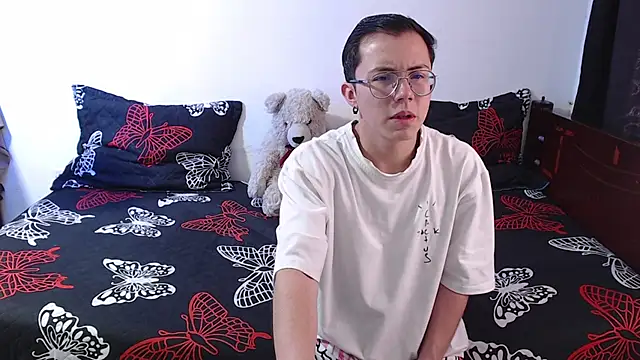 Tina 4 Charlie online show from October 28, 1:47 pm