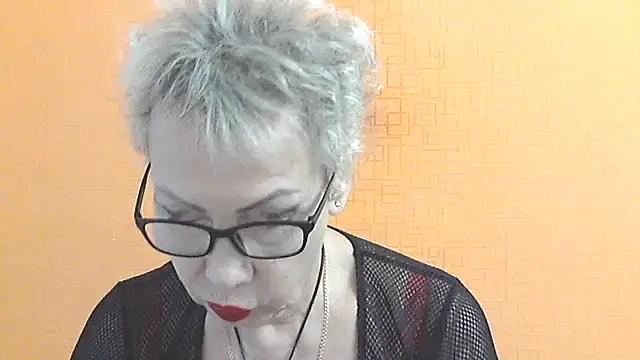 NessyJenixs online show from November 10, 7:40 am