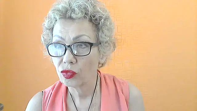 Snapshot of NessyJenixs chatting on July 2, 6:52 am NessyJenixs online show from July 2, 6:52 am