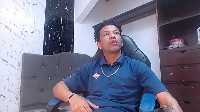 Snapshot of carlos_alber12 chatting on September 10, 6:52 pm carlos alber12 online show from September 10, 6:52 pm