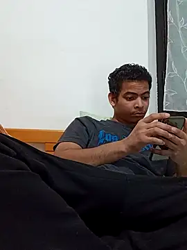 Snapshot of cingonduro chatting on November 12, 7:13 pm cingonduro online show from November 12, 7:13 pm