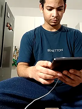 Snapshot of cingonduro chatting on November 18, 9:36 am cingonduro online show from November 18, 9:36 am