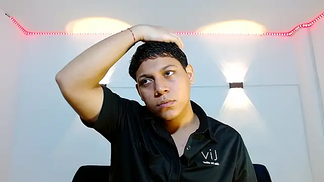 Tylerdrdn online show from December 1, 11:21 pm