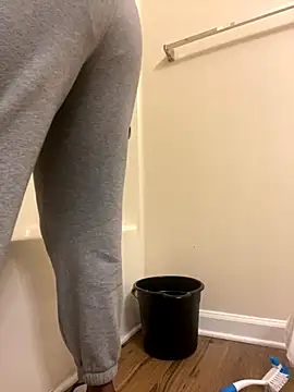 Snapshot of theprettysoles chatting on October 6, 9:23 pm theprettysoles online show from October 6, 9:23 pm