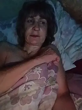 Laura Kiss online show from June 13, 9:13 pm