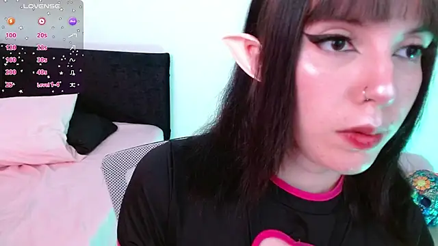 Snapshot of Diana_P23 chatting on January 25, 11:00 pm Diana P23 online show from January 25, 11:00 pm