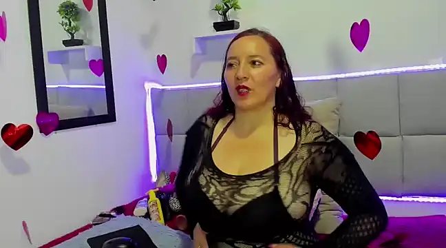 Snapshot of Madisson_Housse chatting on February 22, 10:52 pm Madisson Housse online show from February 22, 10:52 pm