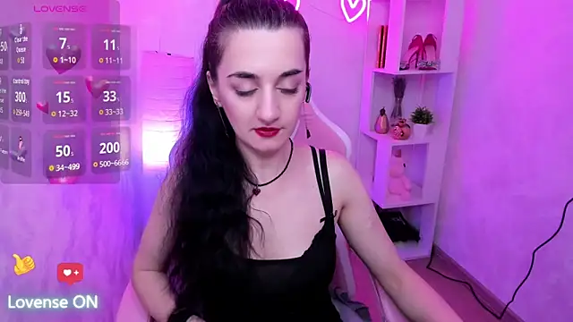 Snapshot of JessicaAlfo chatting on November 14, 2:10 am JessicaAlfo online show from November 14, 2:10 am