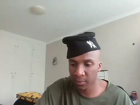 Snapshot of sydmanyoba chatting on October 26, 3:40 pm sydmanyoba online show from October 26, 3:40 pm