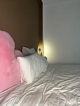 Snapshot of veronikawithDDDs chatting on March 6, 1:37 am veronikawithDDDs online show from March 6, 1:37 am