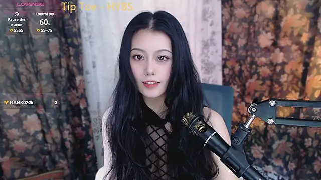 Snapshot of cat-lady-6688 chatting on February 18, 10:38 am cat-lady-6688 online show from February 18, 10:38 am
