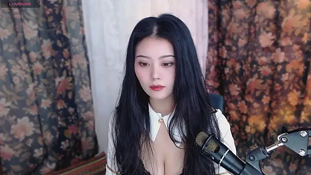 Snapshot of cat-lady-6688 chatting on February 27, 10:26 am cat-lady-6688 online show from February 27, 10:26 am