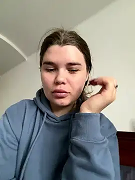 Snapshot of ella_zzz chatting on January 12, 10:09 am ella zzz online show from January 12, 10:09 am