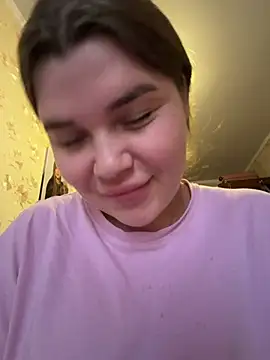 Snapshot of ella_zzz chatting on April 10, 4:01 pm ella zzz online show from April 10, 4:01 pm