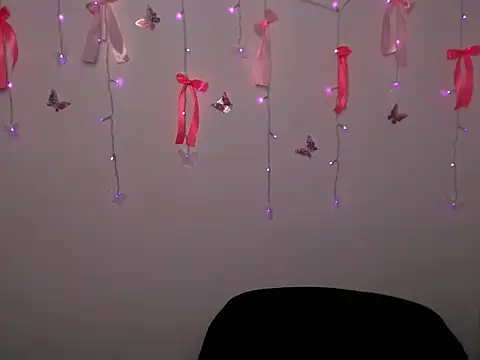 Nikonara Love online show from April 23, 12:40 pm