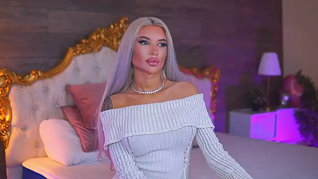 Juicy Jessye online show from May 2, 8:14 pm
