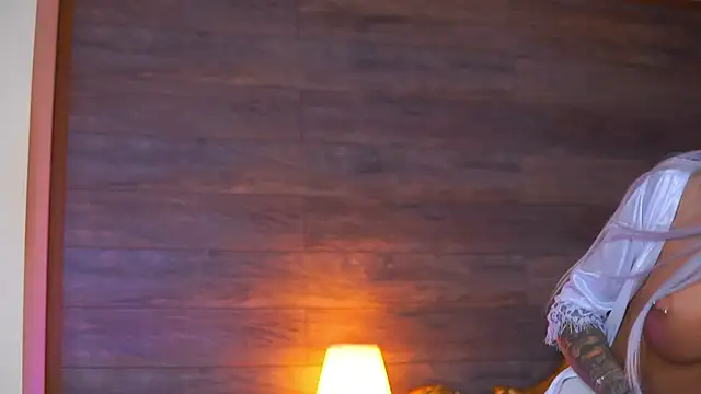 Snapshot of Juicy_Jessye chatting on May 9, 7:52 pm Juicy Jessye online show from May 9, 7:52 pm