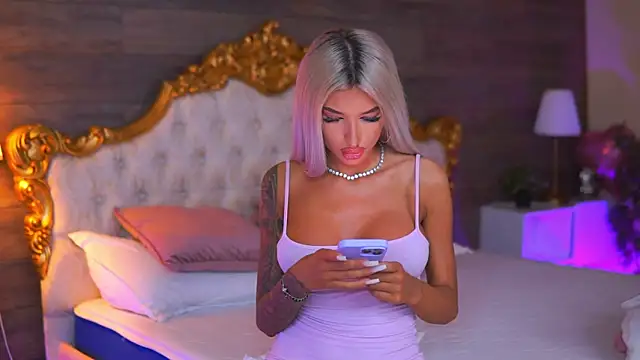 Snapshot of Juicy_Jessye chatting on June 15, 7:49 pm Juicy Jessye online show from June 15, 7:49 pm