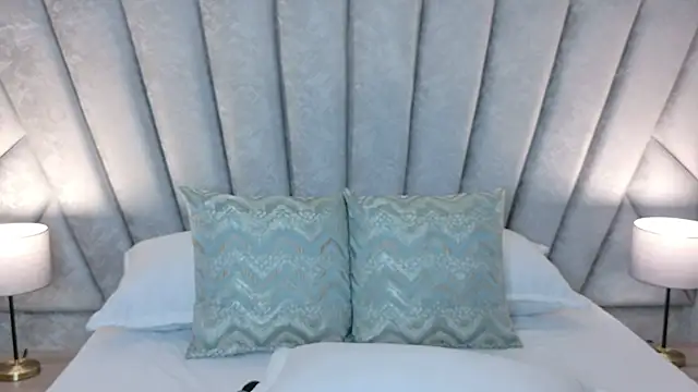 Layla Breezee online show from July 25, 11:30 am