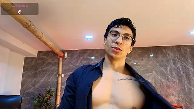 Snapshot of ApoloCruz chatting on May 25, 4:07 am ApoloCruz online show from May 25, 4:07 am