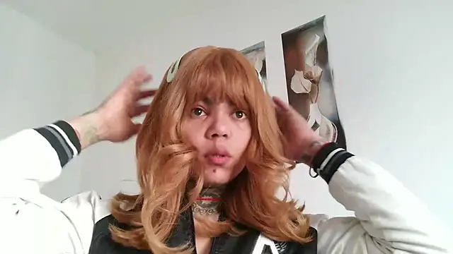 Snapshot of serena__vedette chatting on May 18, 8:53 am serena vedette online show from May 18, 8:53 am