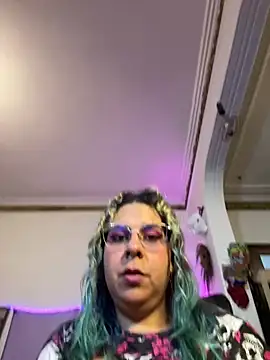 Snapshot of Evelan420 chatting on June 10, 12:44 am Evelan420 online show from June 10, 12:44 am