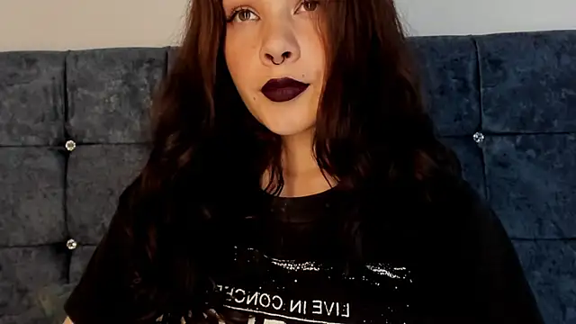 Snapshot of onix_bl4ck chatting on February 4, 2:28 am onix bl4ck online show from February 4, 2:28 am