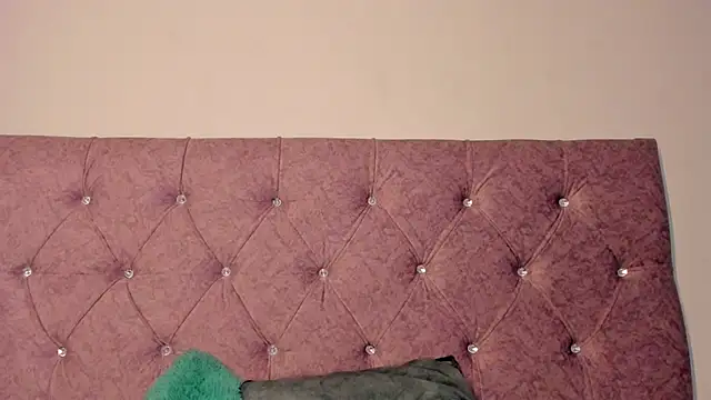 Snapshot of onix_bl4ck chatting on February 13, 11:47 pm onix bl4ck online show from February 13, 11:47 pm