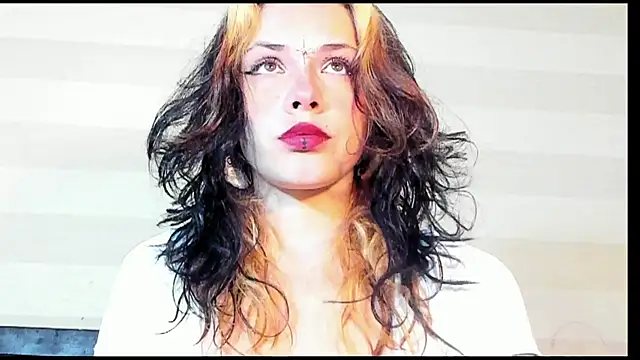 Snapshot of onix_bl4ck chatting on December 16, 10:26 pm onix bl4ck online show from December 16, 10:26 pm