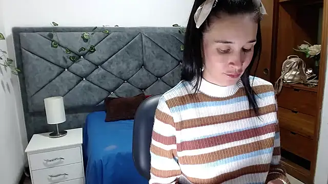 Snapshot of victoria_adams07 chatting on April 8, 2:06 pm victoria adams07 online show from April 8, 2:06 pm