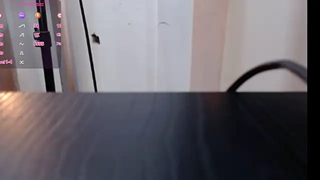 Snapshot of victoria_adams07 chatting on April 14, 1:39 pm victoria adams07 online show from April 14, 1:39 pm