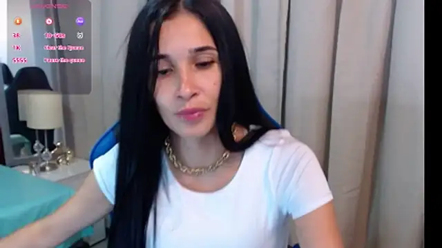 Snapshot of victoria_adams07 chatting on April 28, 7:52 pm victoria adams07 online show from April 28, 7:52 pm