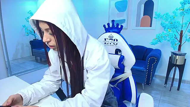 Snapshot of Charlotte_ethan chatting on November 11, 3:39 am Charlotte ethan online show from November 11, 3:39 am