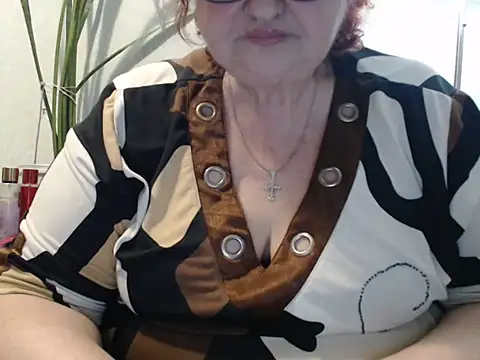 Snapshot of DeniseeRosea chatting on May 17, 5:53 pm DeniseeRosea online show from May 17, 5:53 pm