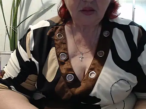 Snapshot of DeniseeRosea chatting on June 2, 11:18 pm DeniseeRosea online show from June 2, 11:18 pm