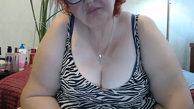 DeniseeRosea online show from June 30, 4:30 pm