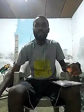 Snapshot of onewinnertee chatting on February 5, 12:26 am onewinnertee online show from February 5, 12:26 am