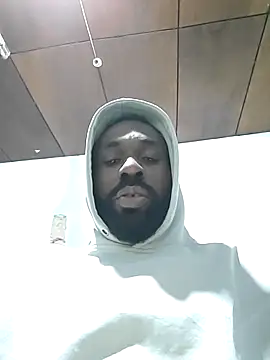 Snapshot of onewinnertee chatting on February 15, 1:46 am onewinnertee online show from February 15, 1:46 am