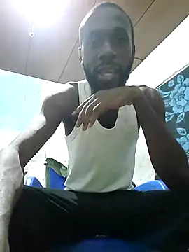 Snapshot of onewinnertee chatting on March 2, 2:36 am onewinnertee online show from March 2, 2:36 am