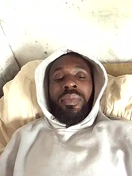 Snapshot of onewinnertee chatting on March 12, 10:43 am onewinnertee online show from March 12, 10:43 am