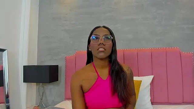 Snapshot of Alaia_Colins chatting on November 12, 2:56 am Alaia Colins online show from November 12, 2:56 am