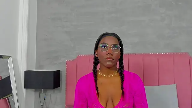 Snapshot of Alaia_Colins chatting on November 24, 3:50 am Alaia Colins online show from November 24, 3:50 am